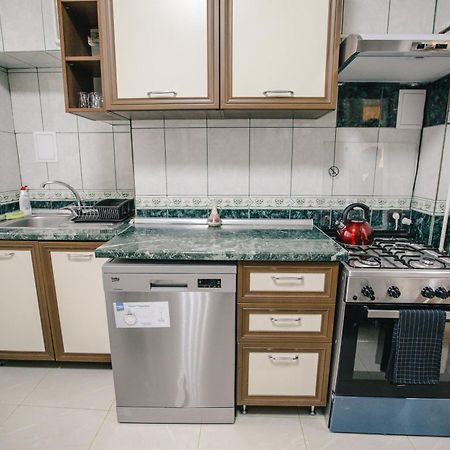 Spacious City View Apartment With Balcony Bucureşti Eksteriør bilde